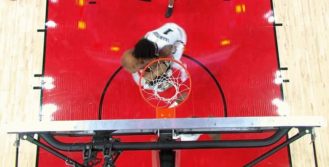 开云-遭火箭野兽空中锁喉！字母哥：有时候我也会这样