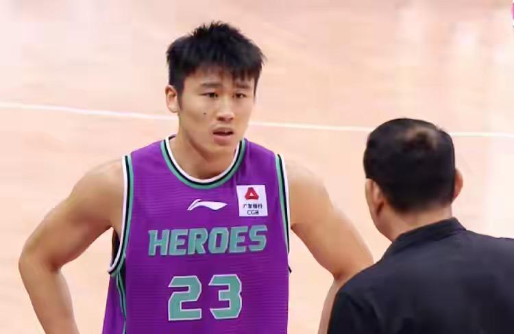 前男篮国手打村BA！拳打对手引爆激烈冲突，曾夺总冠军+山东队长