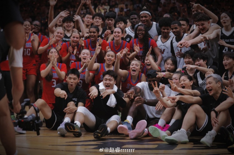 赵睿发布18张活动写真：亲历老詹现场，探索多元角色✌️