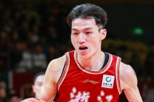 开云网页-多名球员合同到期 浙江面临保持原有阵容还是彻底重建的抉择