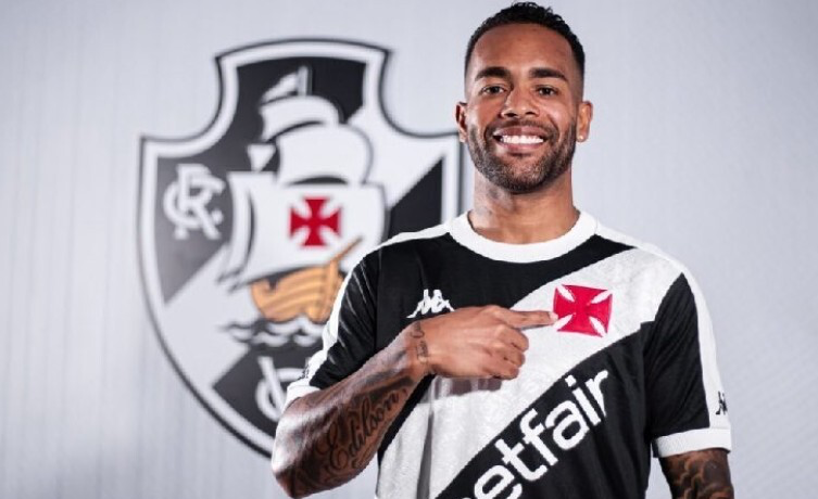 开云下载-唏嘘！35岁苏宁功勋遭官宣解约，曾在中超5年赚5亿+险被国足归化