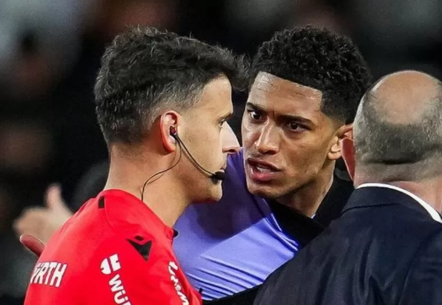 开云-曼萨诺明日主哨皇马客战皇社,他曾取消贝林绝杀球并出红牌