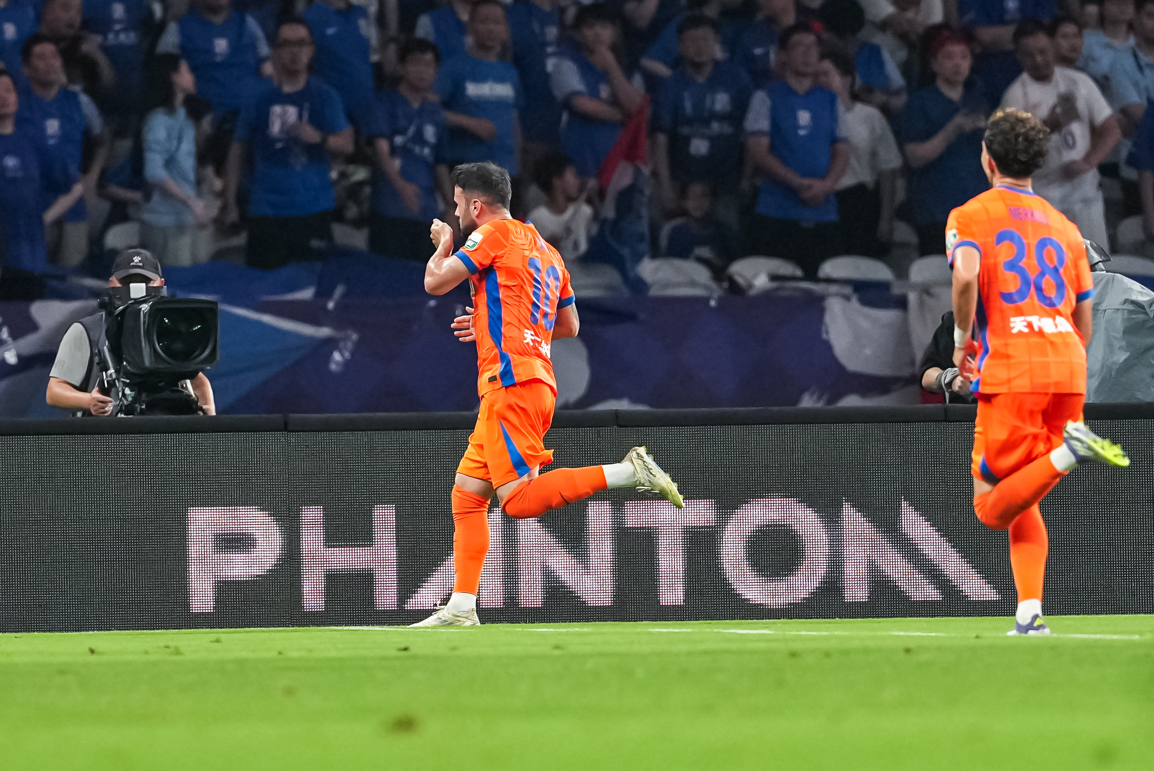 开云官方-金靴稳了？卡扎近2场对国安&amp;amp;申花狂进7球，近7场轰14球&amp;amp;赛季22球