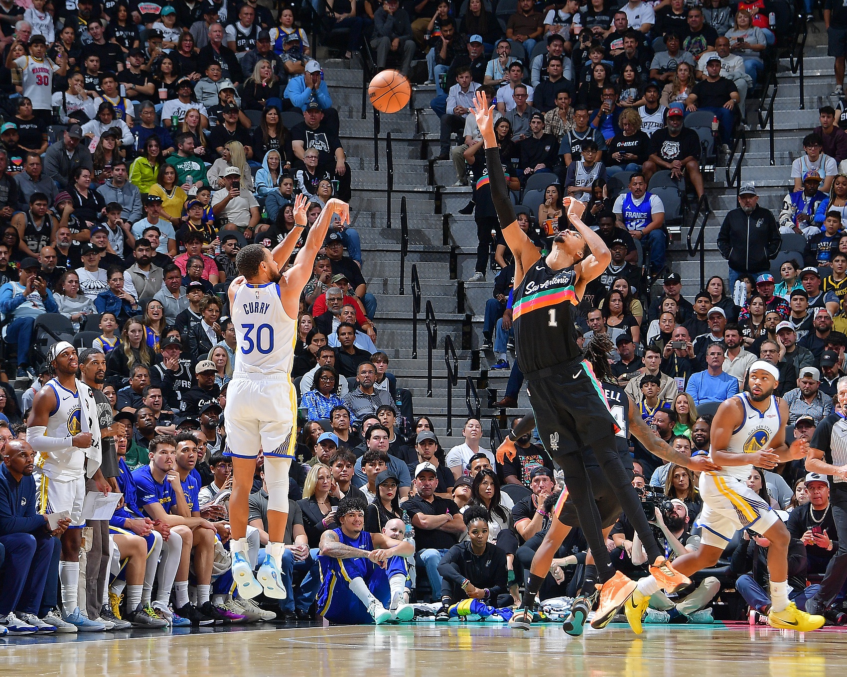 kaiyun-雷吉·米勒：看文班打球是必须要有的体验 就和看乔丹&amp;库里一样