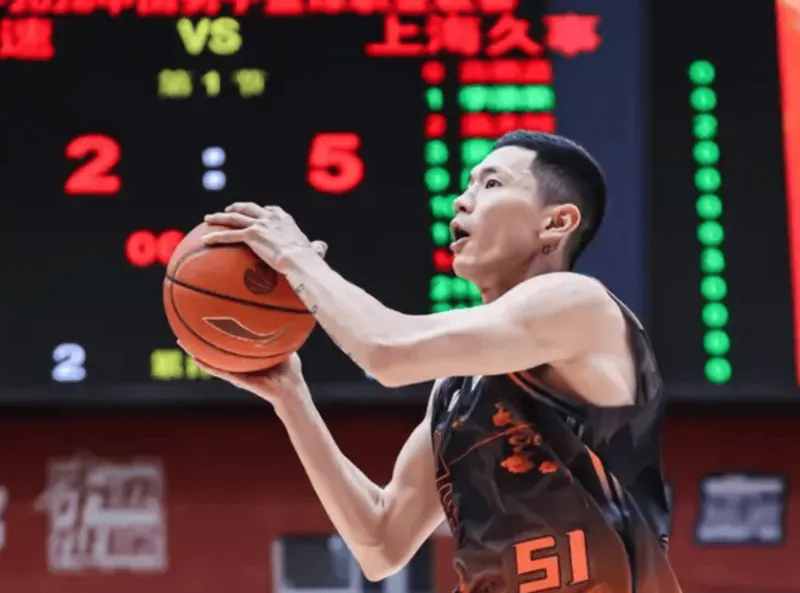 kaiyun-陈林坚半场9中5得到13分，其余队友合计32中7仅22%得到19分